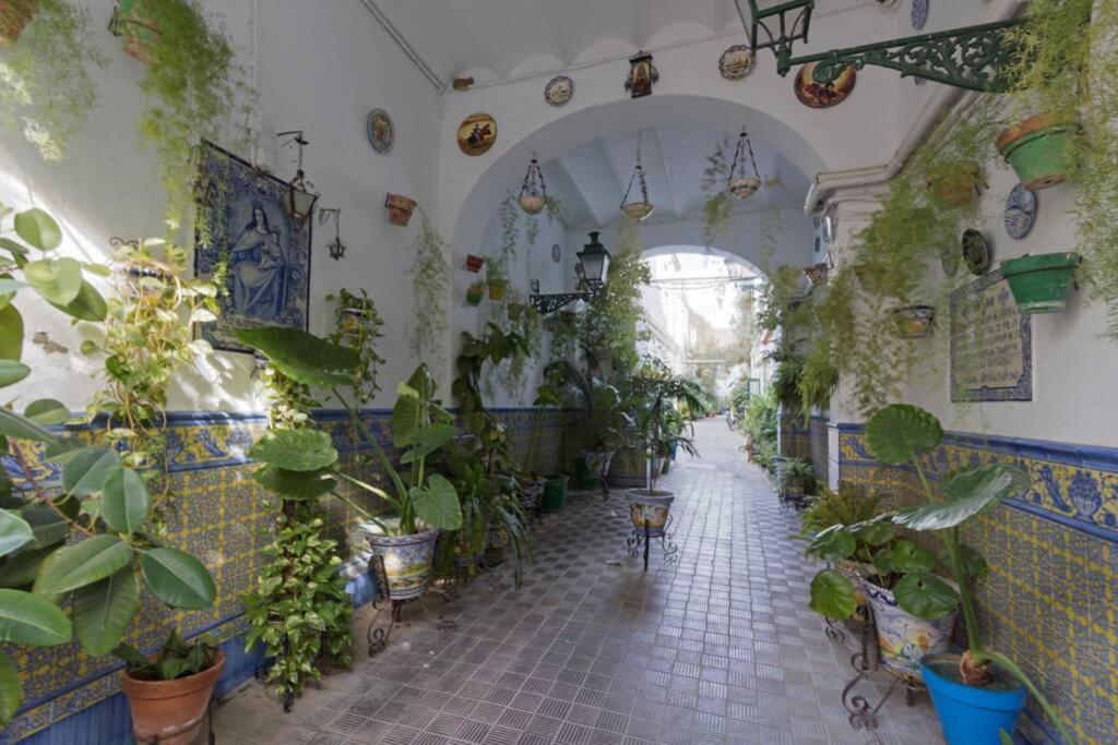Castilla Triana Courtyard By Valcambre Seville Luaran gambar